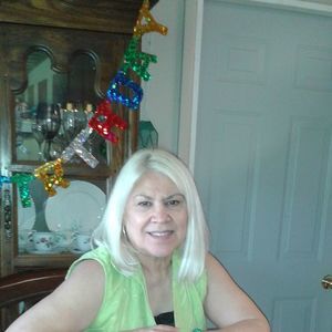 Meet your Posher, Yvette